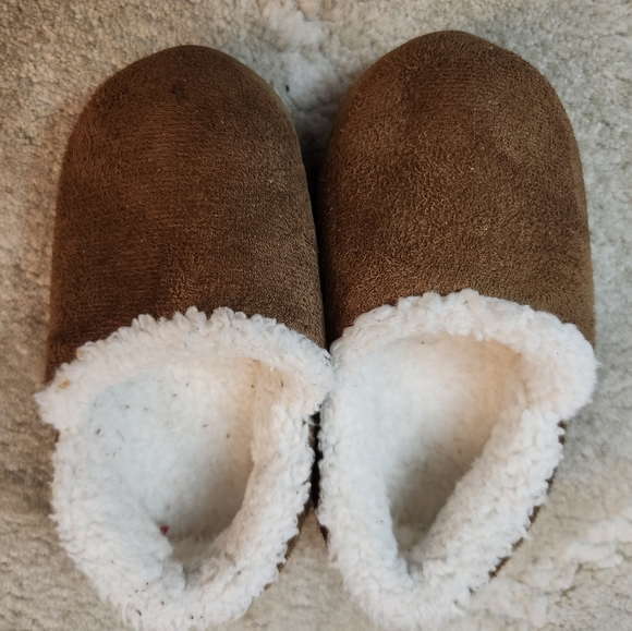 Cozy Brown Kids Toddler Slippers Size 5-6 - Picture 4 of 7